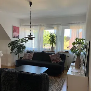 Rymlig Och Modern Laegenhet I Villa. Perfekt Foer Familjer. Med Parkering. Malmö
